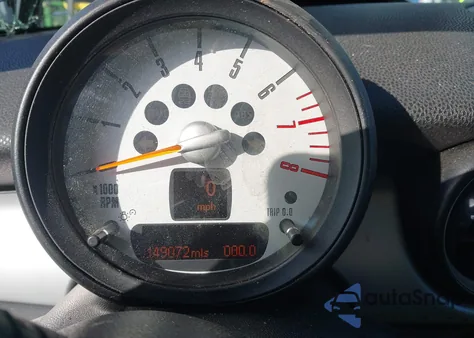 2011 Mini Cooper из США, поврежденный, VIN WMWSU3C55BT097359